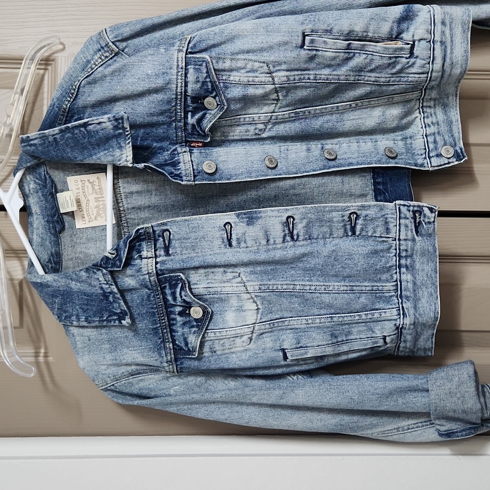 Levi jean jacket,  crop